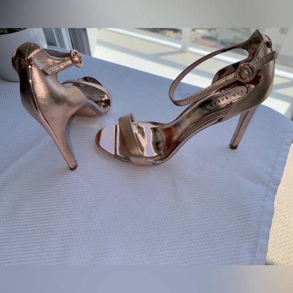 Ted Baker rose gold heels, never worn size 39.5 - Picture 7 of 8